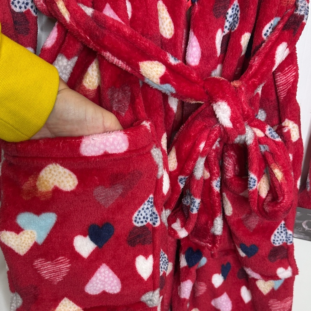 Pj Couture Vibrant Heart Patterned Robe - Picture 8 of 12